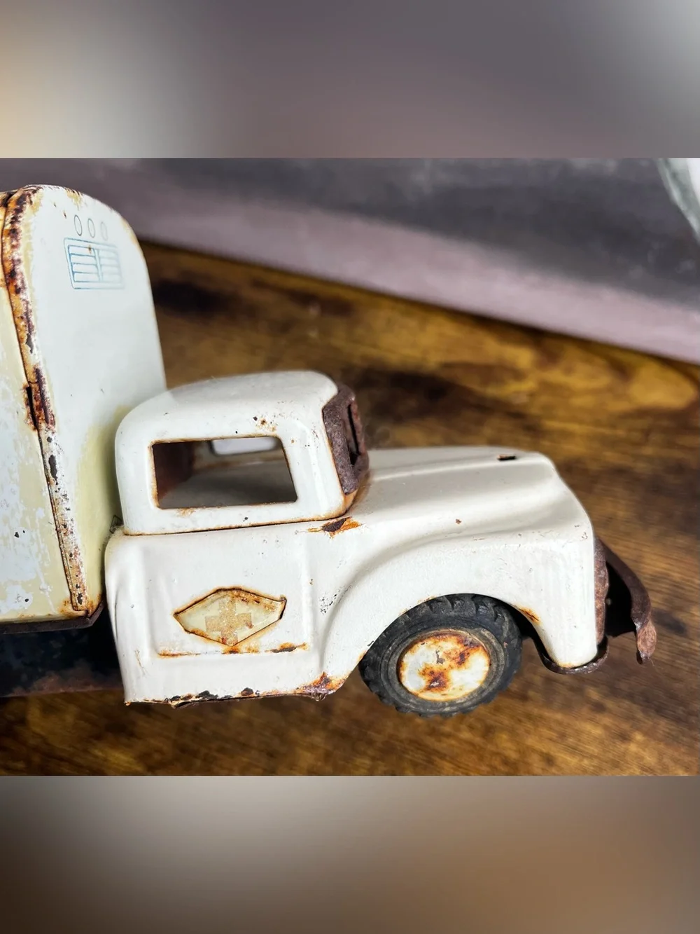 Vintage 50s/60s Tin Litho Toy Ambulance